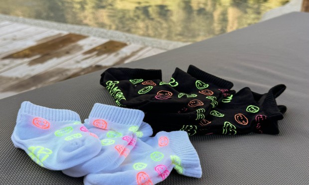 25 Jahre Feuerstein Goodie bag - goodie Socken von Mydaymydream in schwarz und weiß, für die ganze Fammilie