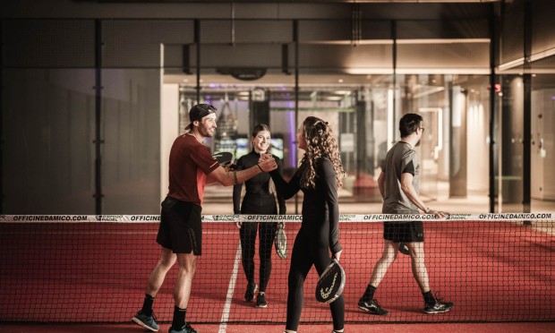 ein Match im neuen Feuerstein Padel Tennis Platz