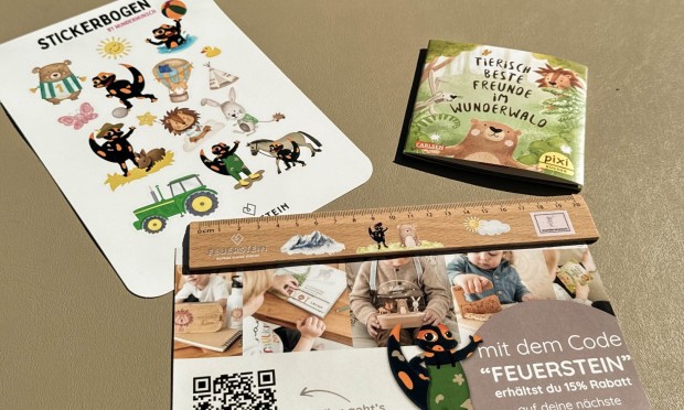 25 Years Feuerstein Goodie von Wunderwunsch mit Stickerbogen, Lineal, Pixibuch und Gutschein