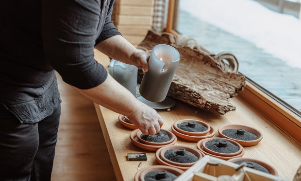 Herrstellung von Kerzen aus Wachs