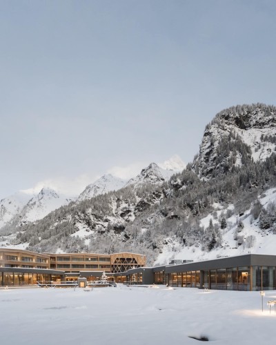 Vorderansicht Hotel am Ende des Pflerschtales im Winter