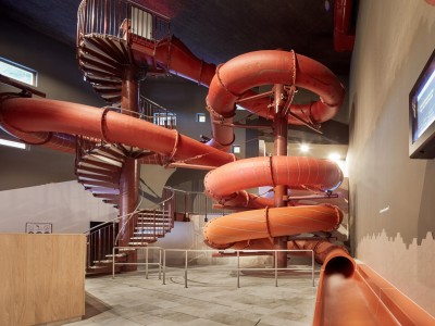 Wasserrutsche für Kinder im Innenbereich des SPA-Bereichs