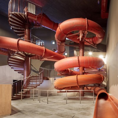 Wasserrutsche für Kinder im Innenbereich des SPA-Bereichs