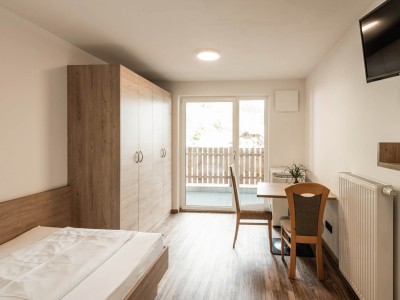 Mitarbeiterzimmer mit Balkon