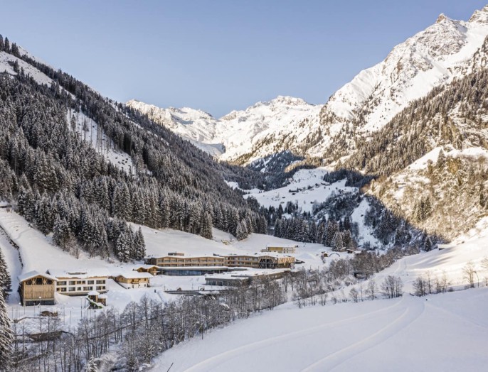 Hotel Feuerstein am Ende des verschneiten Pflerschtales
