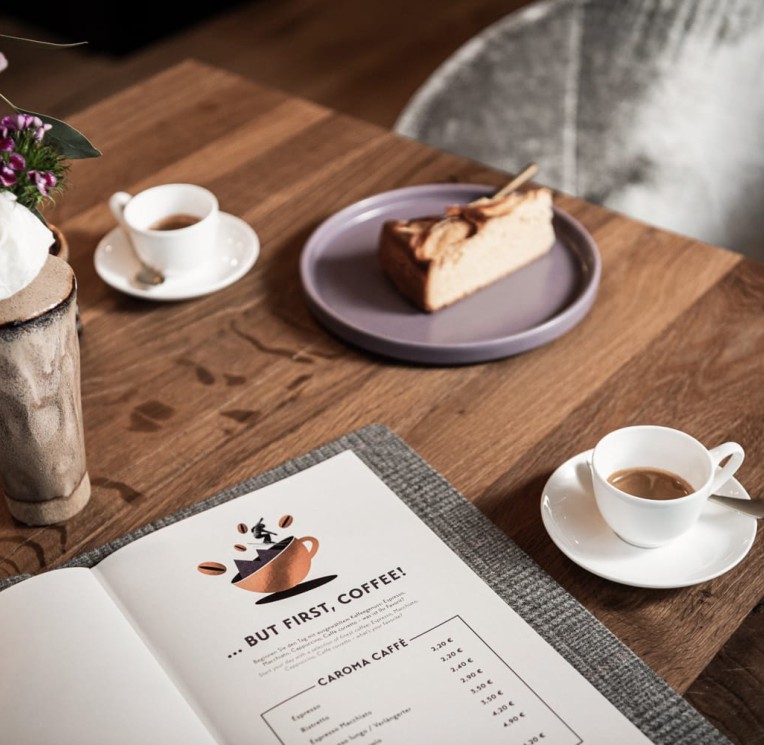 LaMonte Frühstück mit Buffet-Karte auf dem Tisch