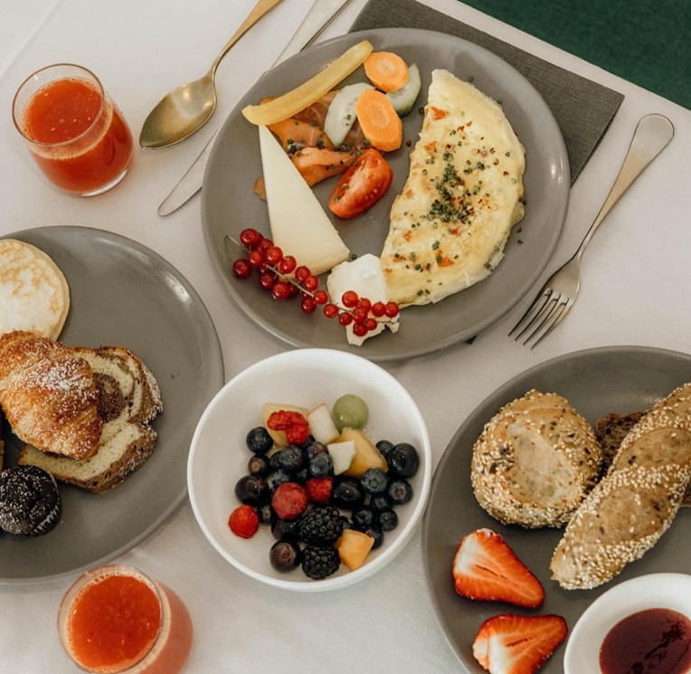 Frühstück im Familienhotel Feuerstein in Südtirol