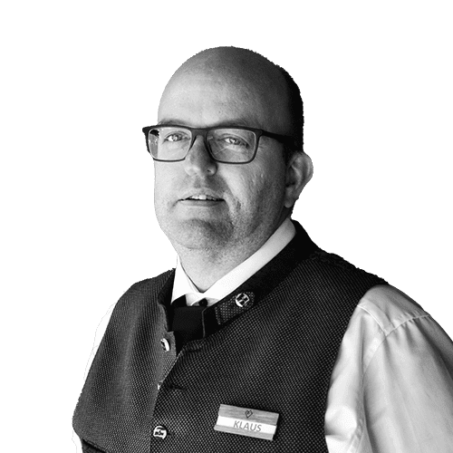 Sommelier und Restaurantleiter im Familienhotel Feuerstein in Südtirol